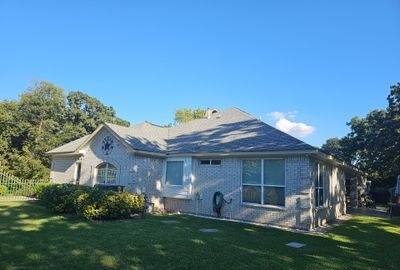 Aged asphalt roof before replacement near Lake Grapevine, Flower Mound TX — Biltmore Roofing